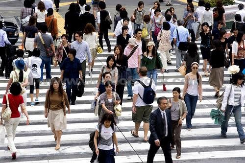 Японы хүн амын тоо анх удаагаа буурсан үзүүлэлттэй гарчээ