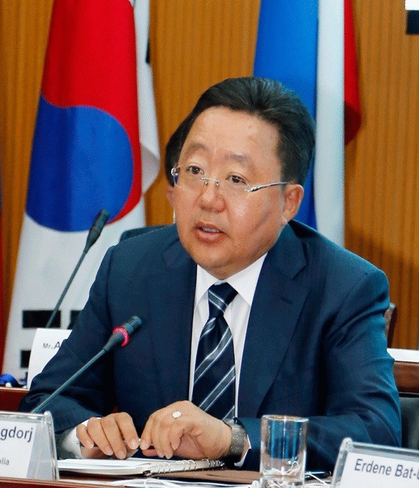Монгол улсын ерөнхийлөгч ц.элбэгдорж 2017 оны төсвийн төсөлд санал хүргүүлэв
