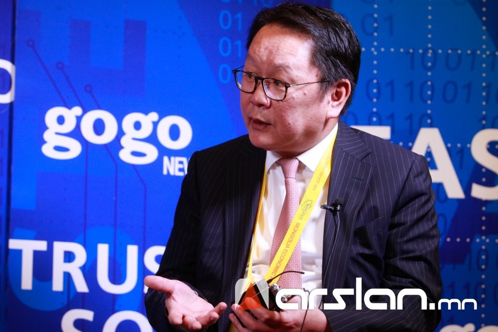 Н.Золжаргал нэр төрөө сэргээлгэнэ