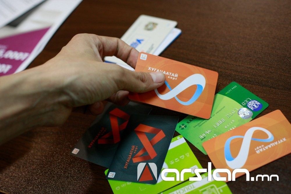 Ахмад настан болон хөгжлийн бэрхшээлтэй иргэдэд автобусаар хөнгөлөлттэй зорчих карт олгож байна